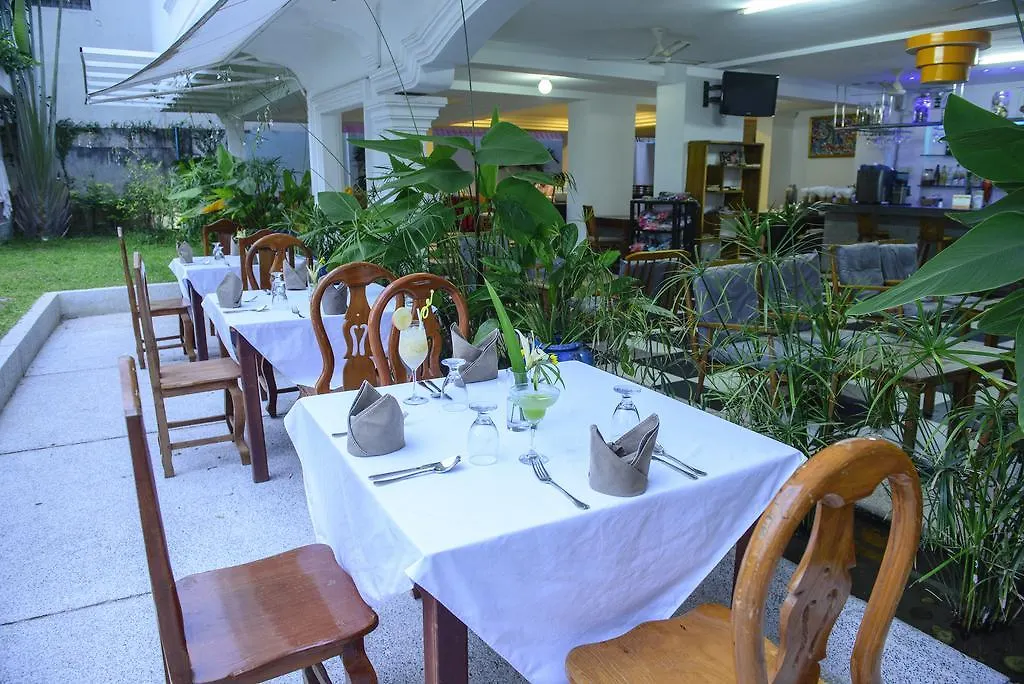 Oc Hotel  Σίχανουκβιλ